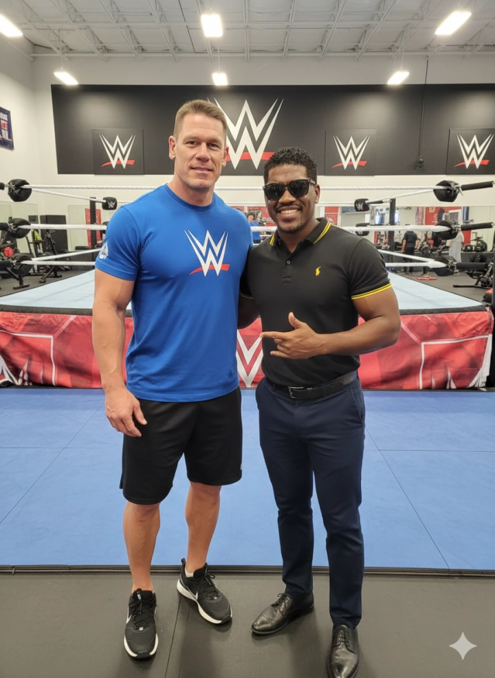 Я рядом с Джоном Сина в WWE Performance Center